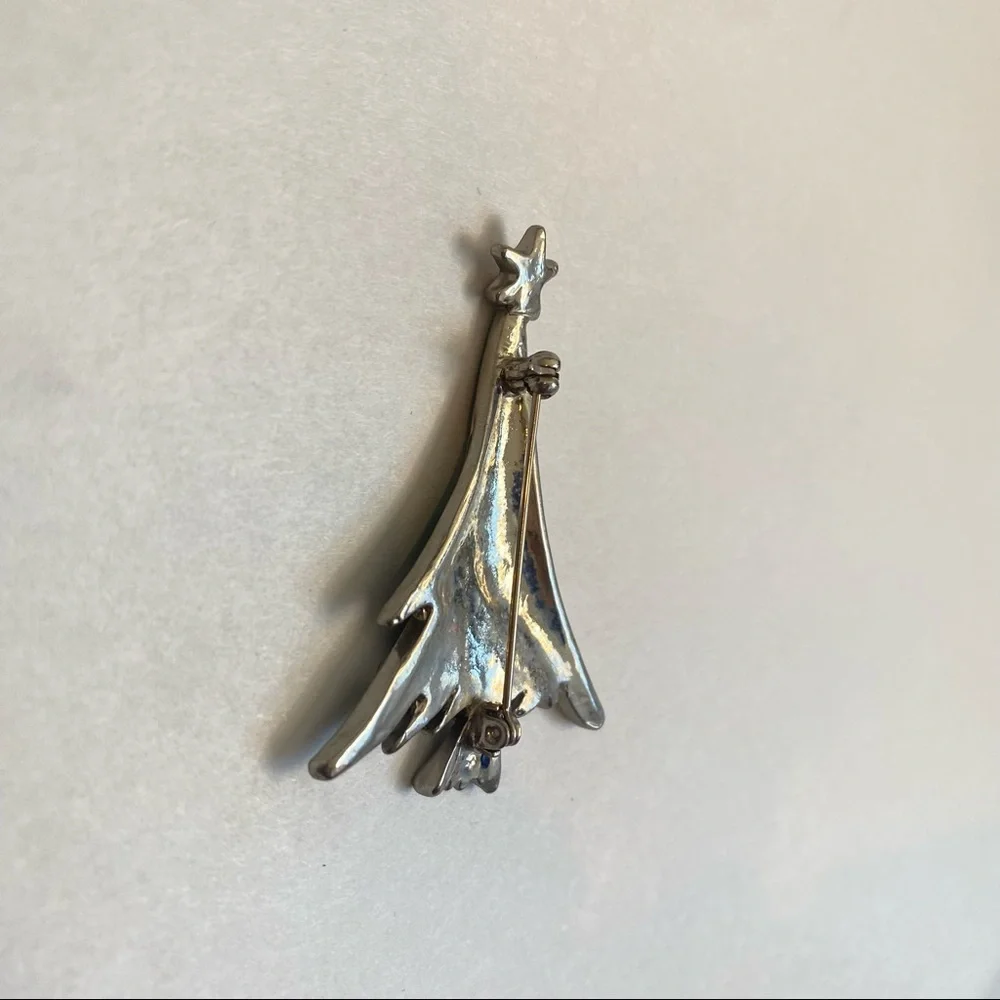 Vintage forest green‎ enamel and silver Christmas tree brooch pin